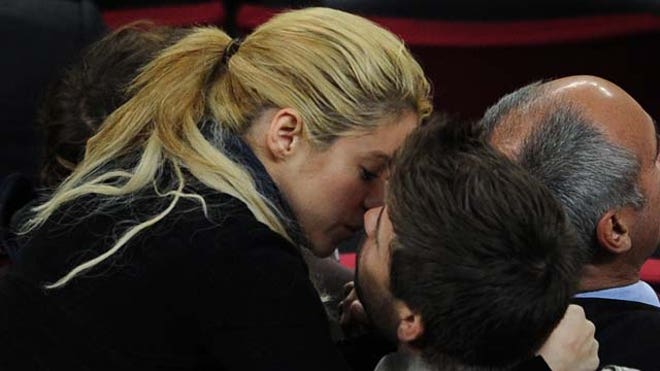 Shakira Pique no Split.JPG
